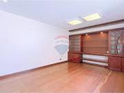 900 Área Útil Casa Alugar, 5 Dormitórios localizado em...