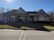 900 Oakmont Dr, Lansing, KS 66043