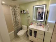 905 717 Bay Street, Toronto, M5G 2J9