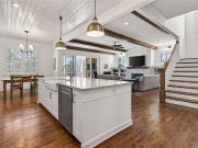 907 Highland Terrace NE