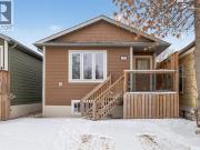 915 Athabasca Street E, Moose Jaw, SK, S6H 0M8 house for...