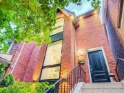 916 Manning Avenue Main 2nd Toronto ON M6G 2X4 3 Bedroom...