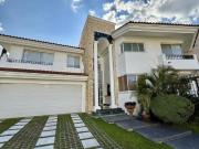 917 M2 de terreno, 500 M2 de construcción, 4 recámaras,...