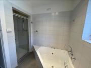 2 Bedroom apartment in the Heart of St Kilda w parking...