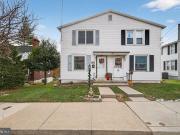 926 Broad St, Akron, PA 17501