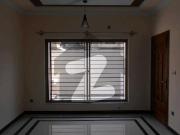 933 Square Yards House For sale In Beautiful F 8/3