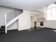 9/390 Russell Street, Melbourne Apartment for rent...