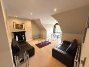 93 Portsmouth Road, Guildford 2 bedrooms Property for...