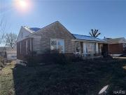 9422 Westchester Dr, Saint Louis, MO 63136
