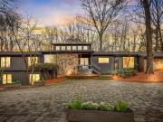 9480 Huntcliff Trce, Sandy Springs, GA 30350