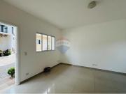 94 Área Útil Casa de Vila Alugar, 3 Dormitórios...