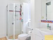 $960 per week / $3,840 Bond