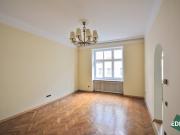96 m² Altbauwohnung im 1. Stock mit Lift – zum Sanieren