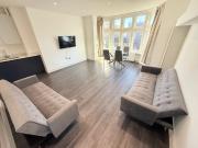 971FR FlatB 3 Bed / 2 Bath Flat 1st Floor