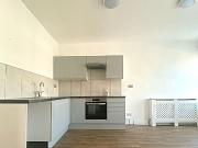 £975 PCM, Two Bedroom First Floor Flat in Penarth Road,...