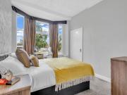 98 Burley Road Leeds LS3 1JP