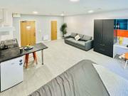 9 Bed Ensuite F Has an Apartment