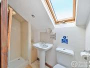 9 bed house for sale