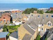 9 bed house for sale