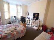 9 bed Mid Terraced House to rent in Leeds West...