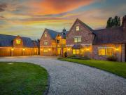 9 bedroom detached house for sale