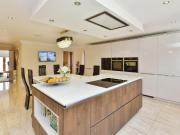 9 bedroom detached house for sale in Ashford Crescent,...