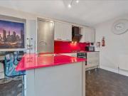 9 Bedroom End Of Terrace House