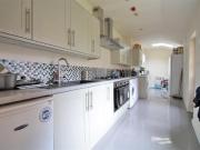 9 bedroom end of terrace house for rent in 418 Glossop...