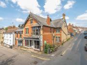 9 bedroom end of terrace house for sale