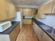 9 bedroom end of terrace house to rent
