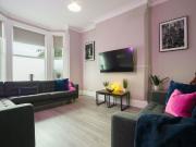 9 Bedroom End of Terrace House to Rent