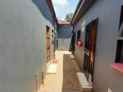 9 Bedroom House in Bertrams