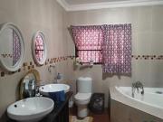 9 Bedroom House in Generaal De Wet