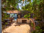 9 Bedroom House in La Lucia