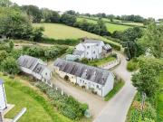 9 bedroom property with land for sale