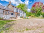 9 bedroom property with land for sale