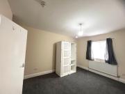 9 bedroom semi detached house to rent