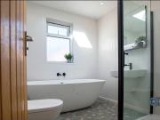 9 bedroom terraced house to rent