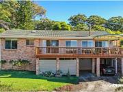 9 Cheswick St, Avoca Beach House for rent Listed by...