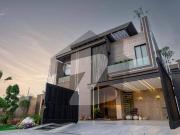 9 marla brand new luxurious bungalow neat to park