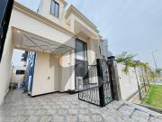 9 marla corner house for sale on maim boulevard 120ft...
