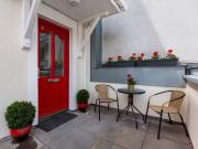 9 Saint Helen's Court, George's Street Lower,...