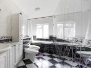 9 Southway, London, N20 8EB, United Kingdom | 7 bed...