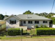 9 Spieker Street, Mount Lofty, QLD 4350 House for Rent...
