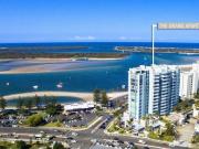 9th Floor Apartment with Hinterland and Broadwater Views
