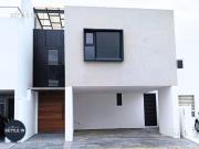 A01 CASA NUEVA EN RENTA/VENTA PARQUE SANTIAGO LOMAS DE...