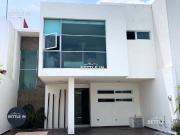 A04 CASA AMUEBLADA EN RENTA FRACC. RINCONADA SANTA FE...