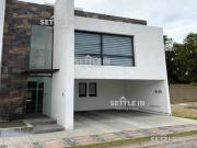 A04 CASA EN RENTA EN ARBORETO,ZONA SAN PEDRO CHOLULA