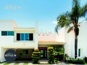 A04 RESIDENCIA EN RENTA FRACC SANTA FE, FRENTE A LA VISTA