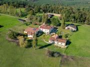 A 20 minutes de Chalais, sur plus de 32 hectares dont 8...